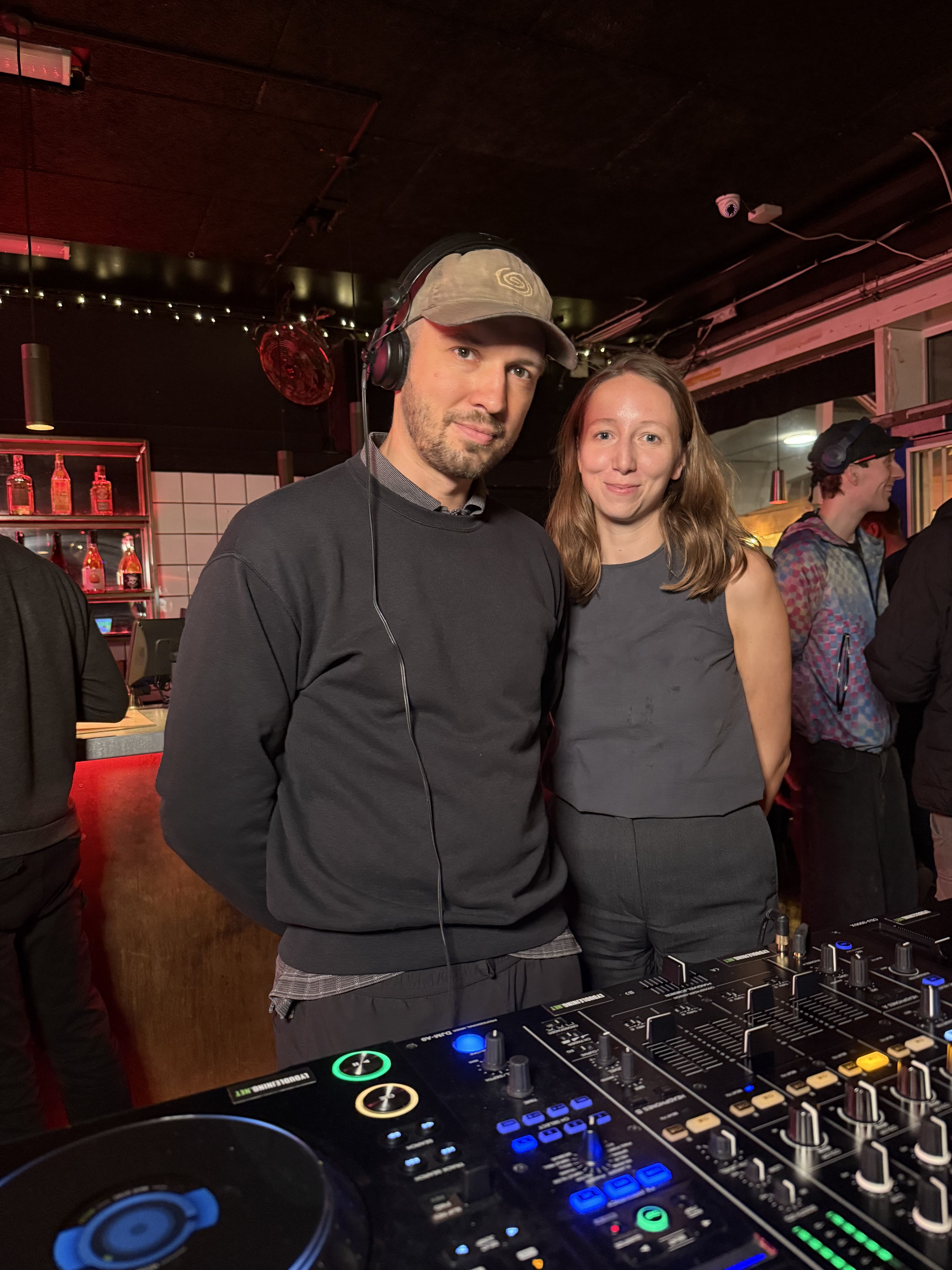 Biscuits Takeover w/ iza b2b Civ