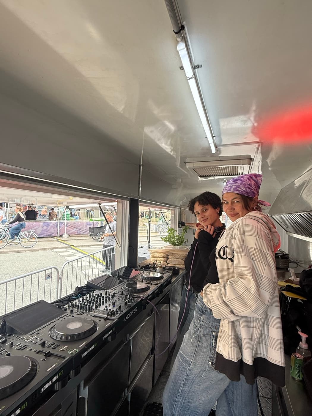Téa b2b Tania Just